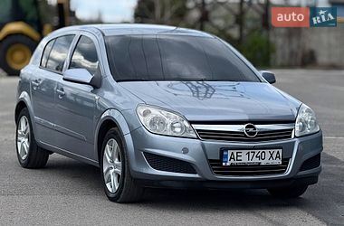 Хэтчбек Opel Astra 2008 в Днепре