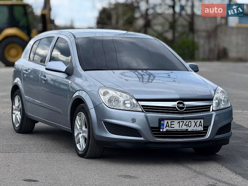 Хэтчбек Opel Astra 2008 в Днепре
