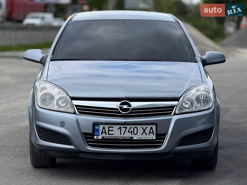 Хэтчбек Opel Astra 2008 в Днепре