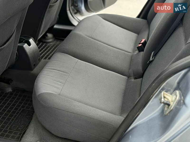 Хэтчбек Opel Astra 2008 в Днепре