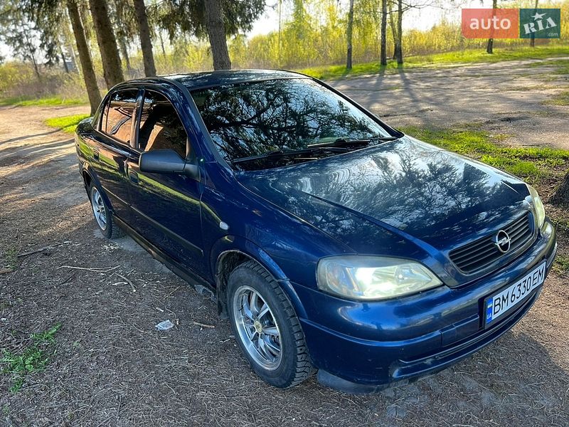 Седан Opel Astra 2004 в Лебедине