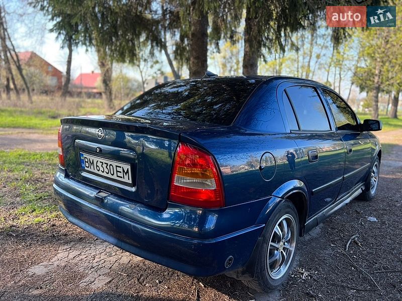 Седан Opel Astra 2004 в Лебедине