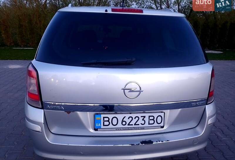 Универсал Opel Astra 2009 в Зборове