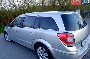 Универсал Opel Astra 2009 в Зборове