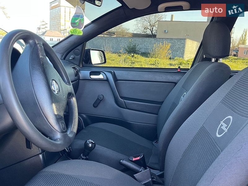 Седан Opel Astra 2007 в Новом Буге