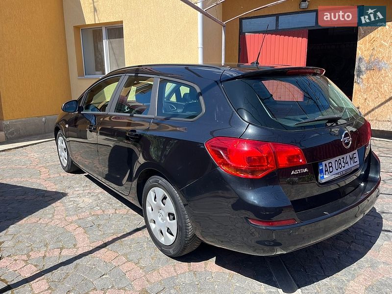 Универсал Opel Astra 2012 в Виннице
