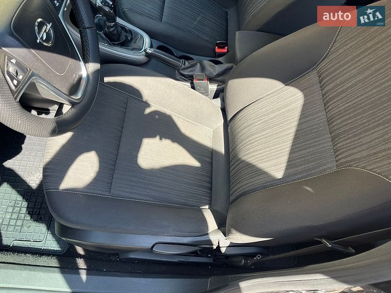 Универсал Opel Astra 2012 в Виннице