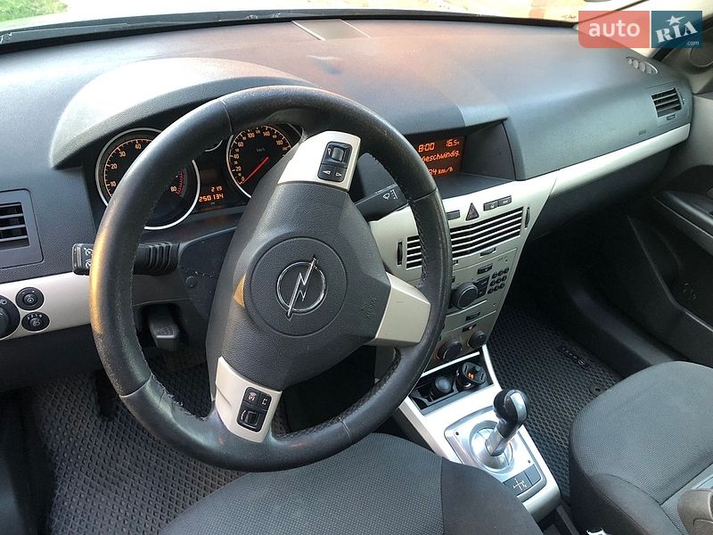 Универсал Opel Astra 2007 в Луцке