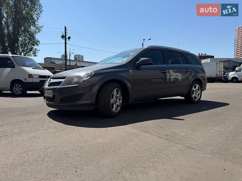 Универсал Opel Astra 2010 в Киеве