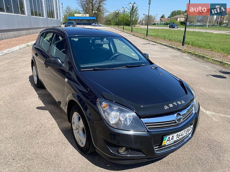 Хэтчбек Opel Astra 2012 в Белой Церкви