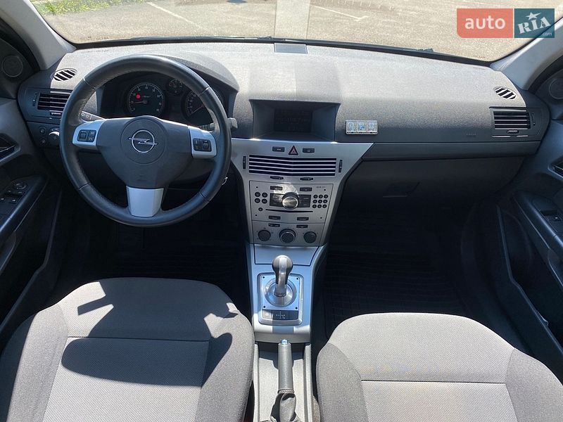 Хэтчбек Opel Astra 2012 в Белой Церкви