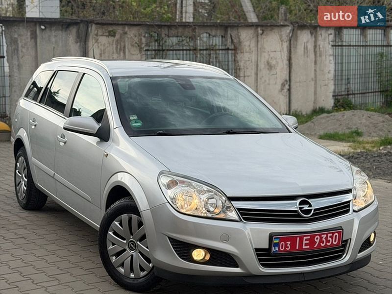 Универсал Opel Astra 2008 в Луцке