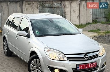 Универсал Opel Astra 2008 в Луцке