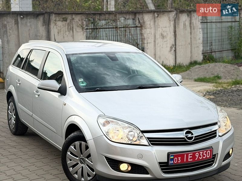Универсал Opel Astra 2008 в Луцке