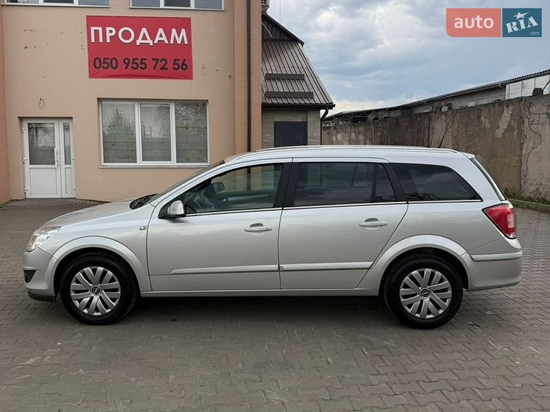 Универсал Opel Astra 2008 в Луцке