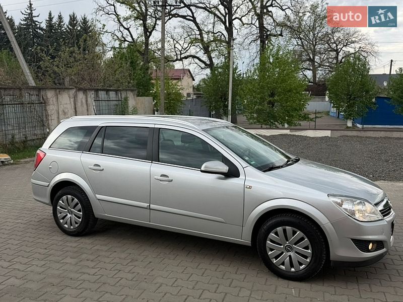 Универсал Opel Astra 2008 в Луцке