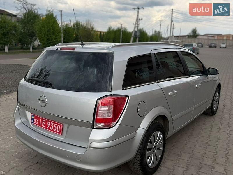 Универсал Opel Astra 2008 в Луцке