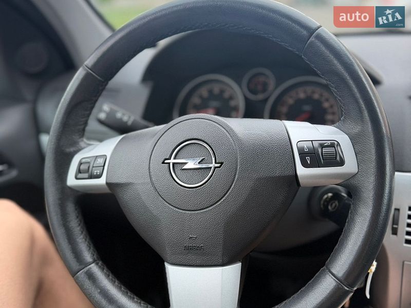 Универсал Opel Astra 2008 в Луцке