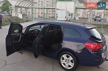 Универсал Opel Astra 2011 в Хмельницком