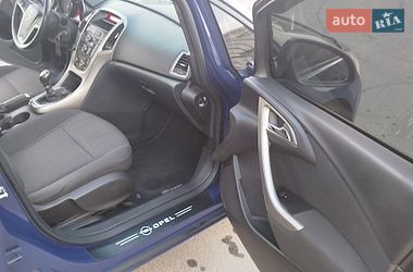 Универсал Opel Astra 2011 в Хмельницком
