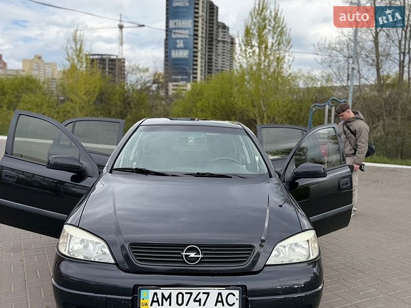 Седан Opel Astra 2003 в Киеве