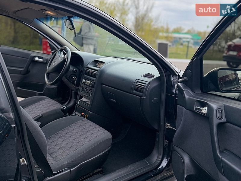 Седан Opel Astra 2003 в Киеве
