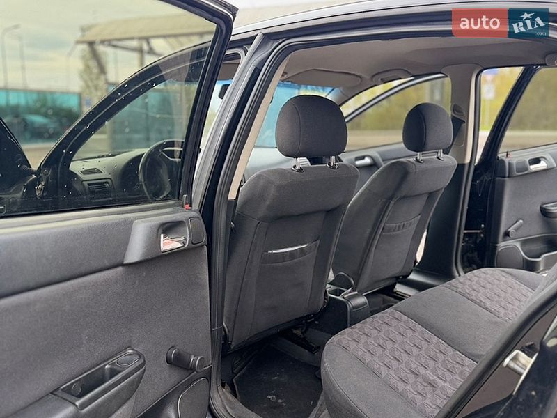 Седан Opel Astra 2003 в Киеве