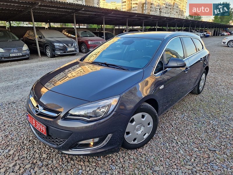 Универсал Opel Astra 2013 в Киеве
