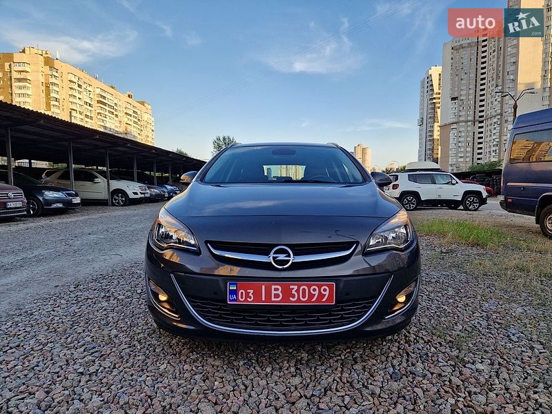 Универсал Opel Astra 2013 в Киеве