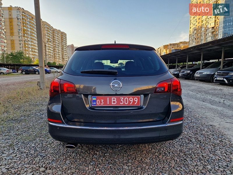Универсал Opel Astra 2013 в Киеве