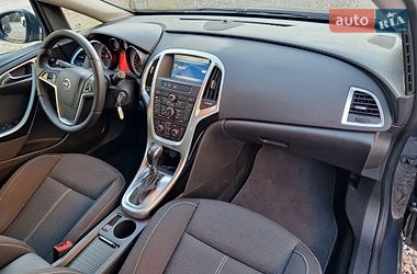 Универсал Opel Astra 2013 в Киеве
