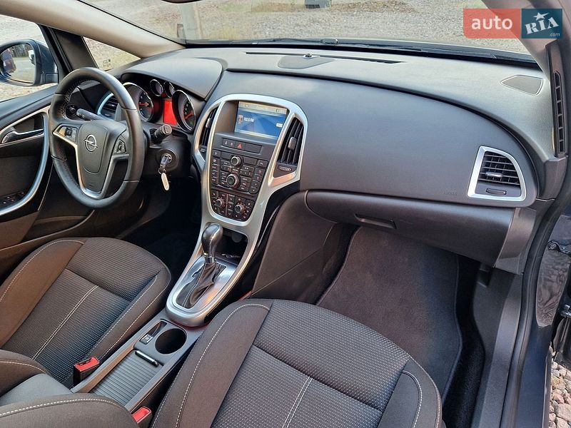 Универсал Opel Astra 2013 в Киеве