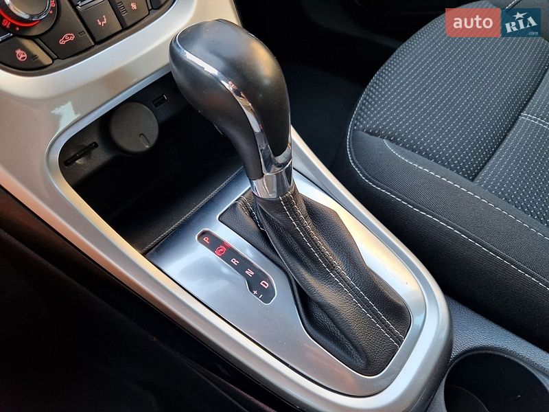 Универсал Opel Astra 2013 в Киеве