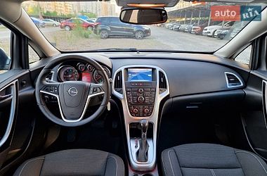 Универсал Opel Astra 2013 в Киеве