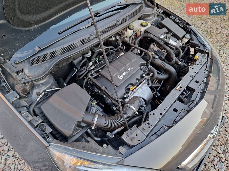 Универсал Opel Astra 2013 в Киеве