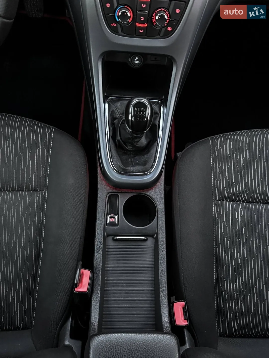 2011 Opel Astra - мініатюра 16