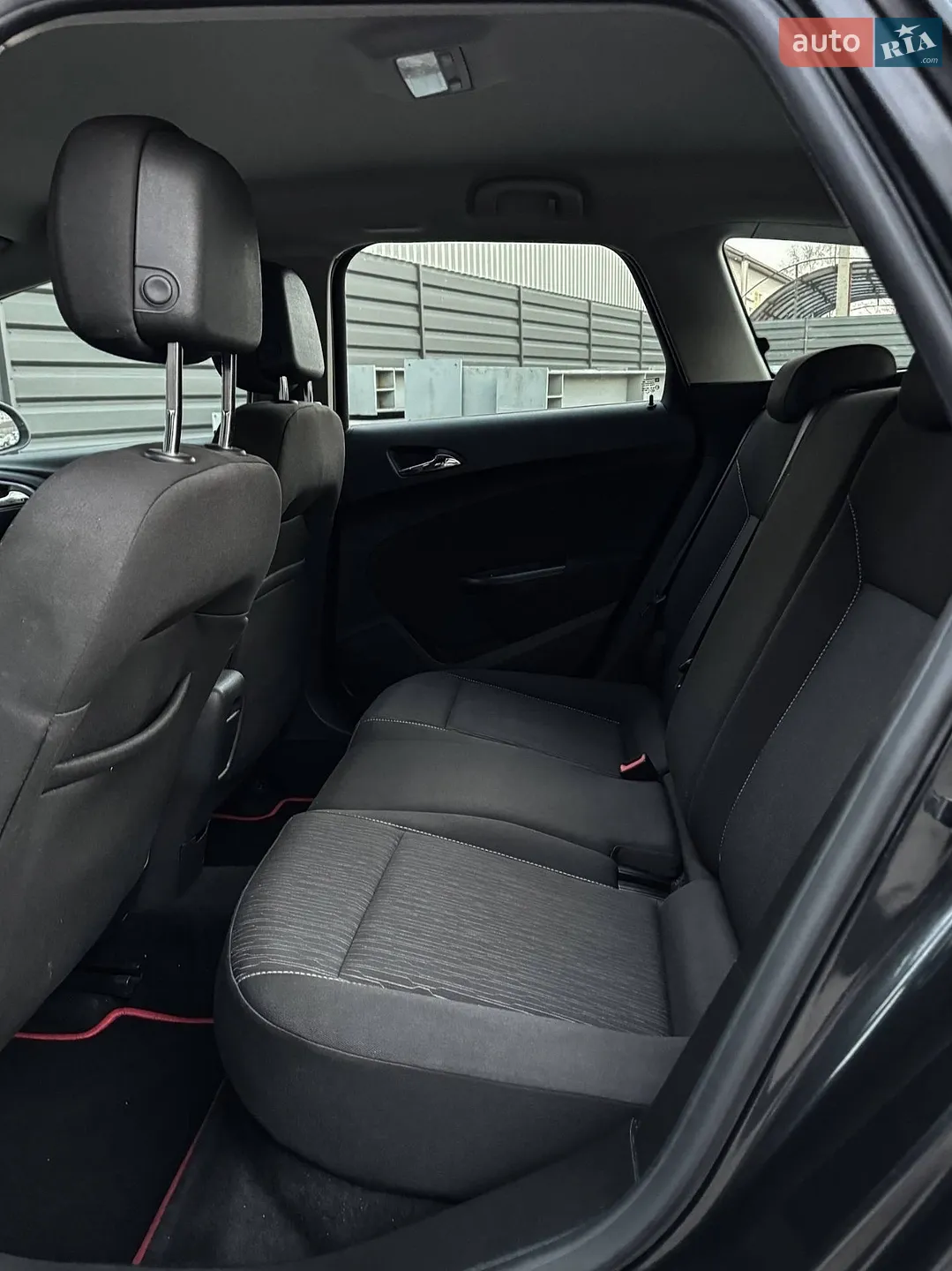 2011 Opel Astra - мініатюра 25