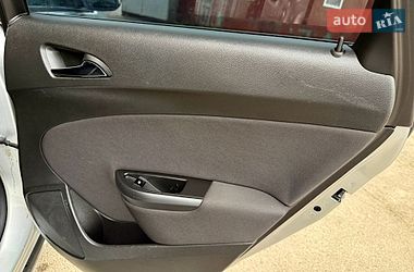 Универсал Opel Astra 2012 в Ровно