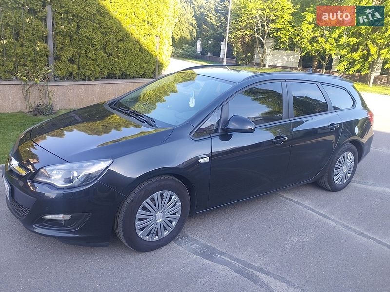Универсал Opel Astra 2014 в Киеве