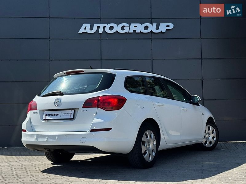 Универсал Opel Astra 2012 в Одессе