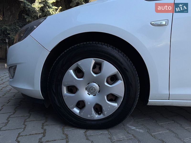 Универсал Opel Astra 2012 в Одессе