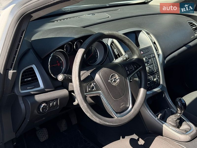 Универсал Opel Astra 2012 в Одессе