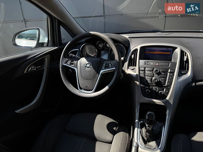Универсал Opel Astra 2012 в Одессе