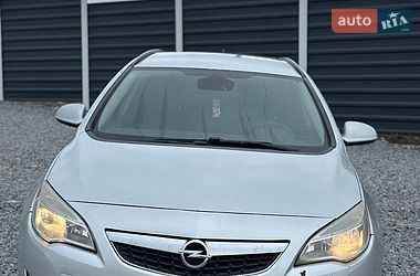 Универсал Opel Astra 2011 в Ровно
