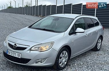 Универсал Opel Astra 2011 в Ровно