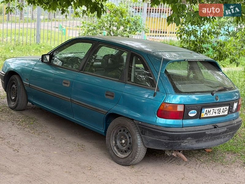 Хэтчбек Opel Astra 1993 в Киеве