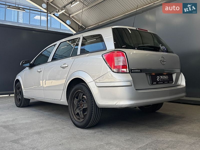 Универсал Opel Astra 2012 в Киеве