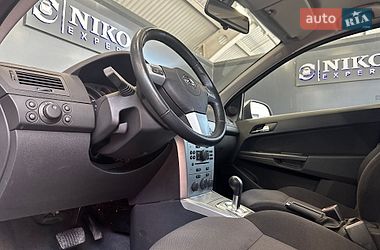 Универсал Opel Astra 2012 в Киеве