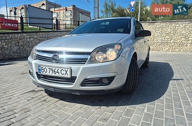 Універсал Opel Astra 2006 в Тернополі