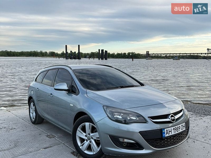 Универсал Opel Astra 2014 в Кременчуге